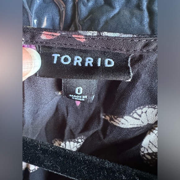 Torrid Babydoll Top. Size 0X. - Picture 3 of 3